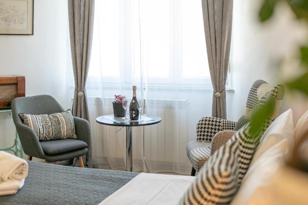 Polai Boutique Apartments With Free Parking Екстер'єр фото